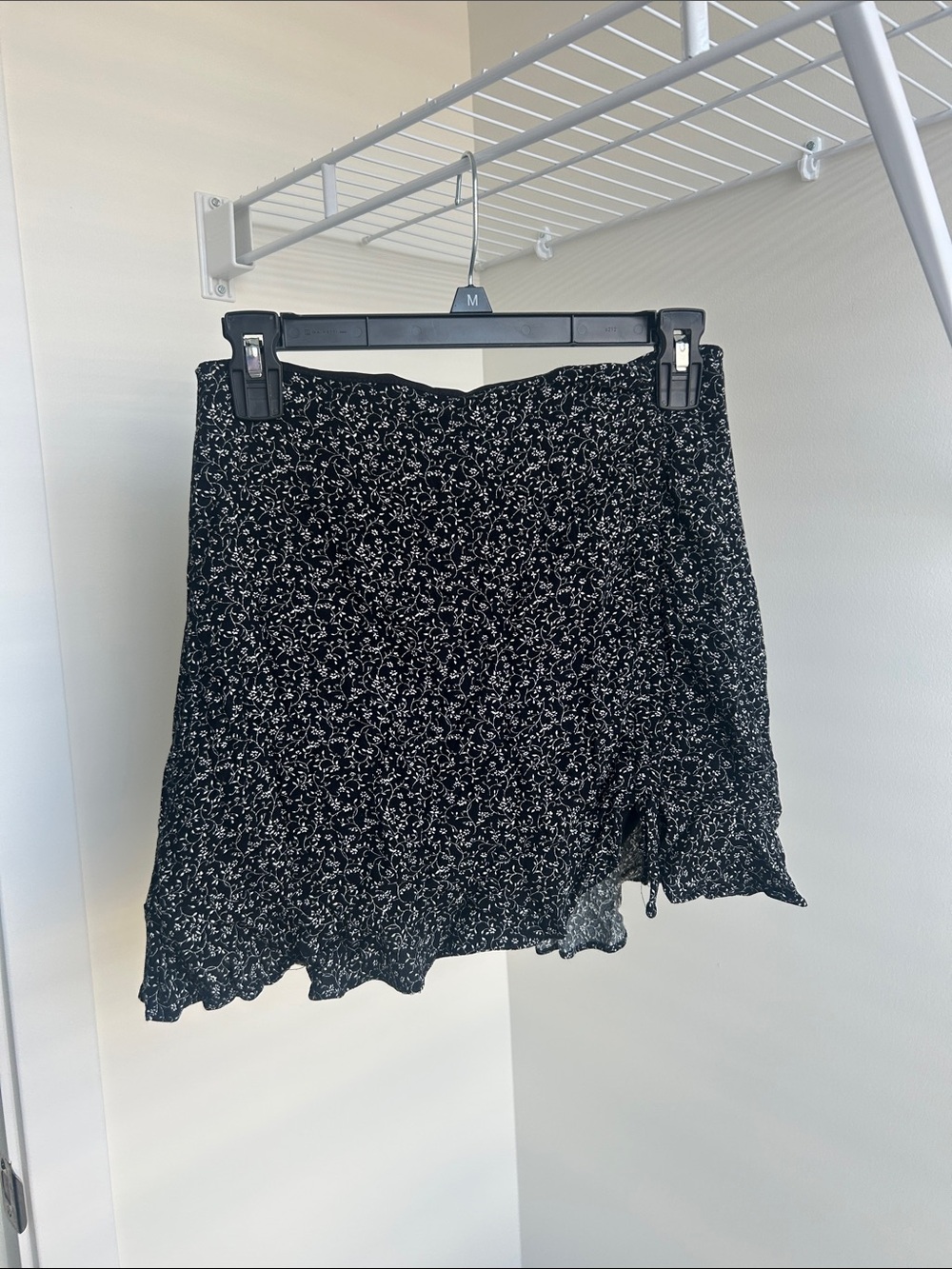 Forever 21 Black and White Floral Ruffle Hem Mini Skirt